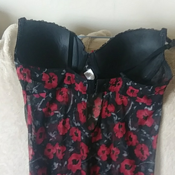 Intimate - Picture 2 of 2